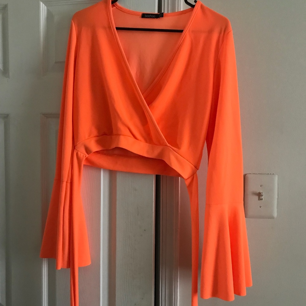 *SOLD* Boohoo tie front blouse with flare sleeves